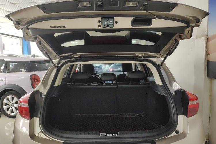GEELY Emgrand GS 2018 car image #19