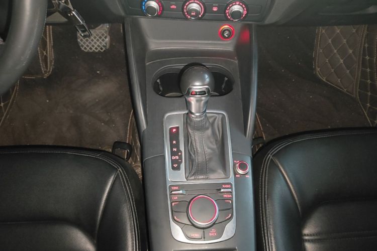 Audi A3 2015 car image #18
