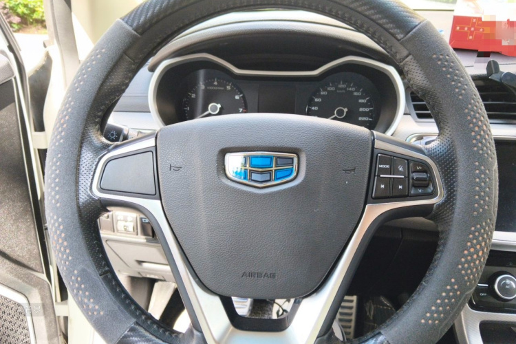 GEELY Emgrand GS 2018 car image #12