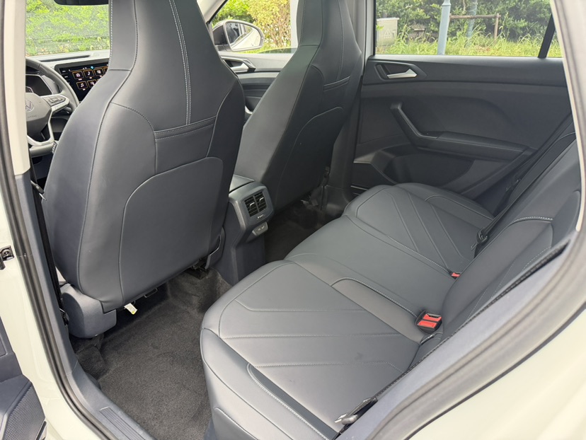 Volkswagen Tharu 2025 car image #6