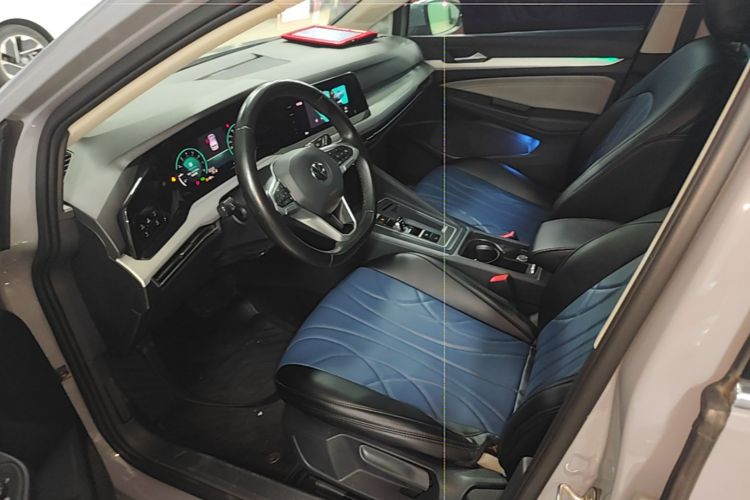 Volkswagen Golf 2022 car image #19