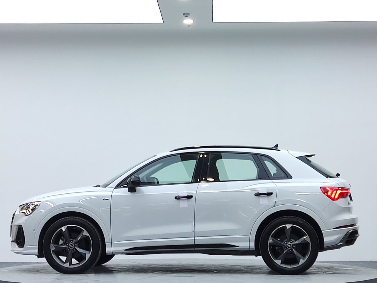 Audi Q3 2022 #4 Audi Q3 2022 car image #4