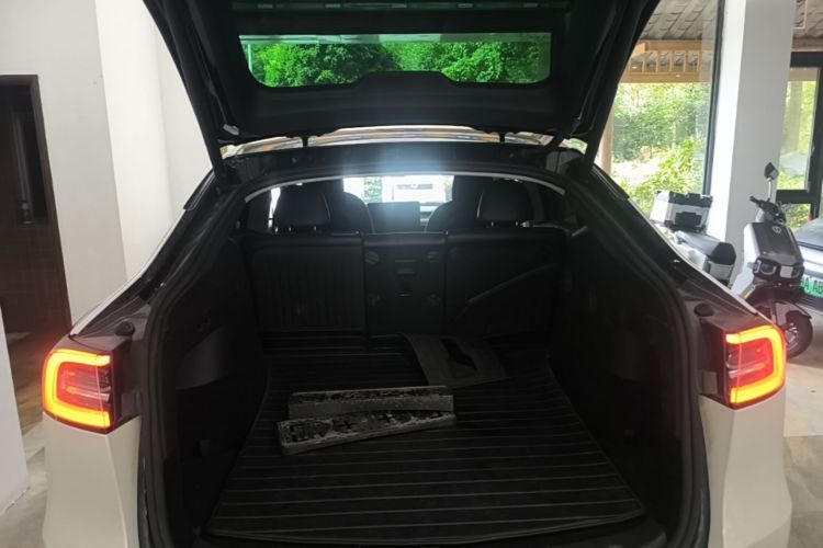 Tesla Model Y 2022 #19 Tesla Model Y 2022 car image #19