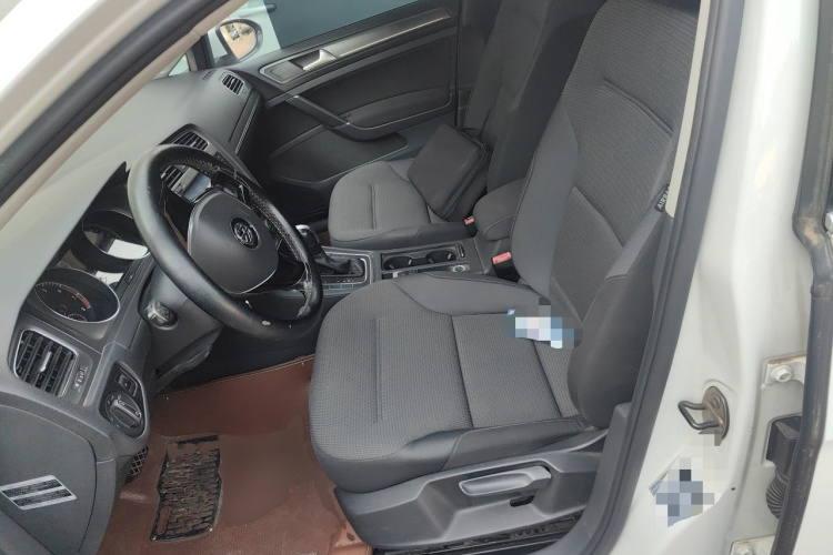 Volkswagen Golf 2014 car image #15