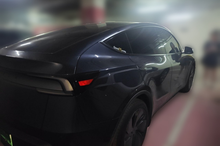 Tesla Model Y 2026 car image #5