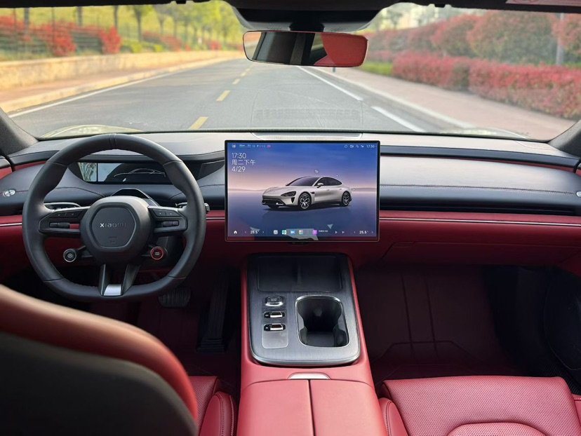 MI SU7 2024 immagine di auto #7
