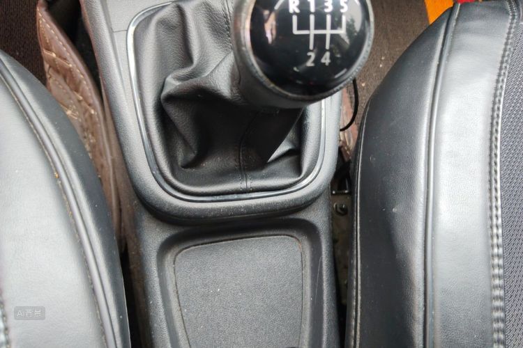 Volkswagen Polo 2018 car image #16