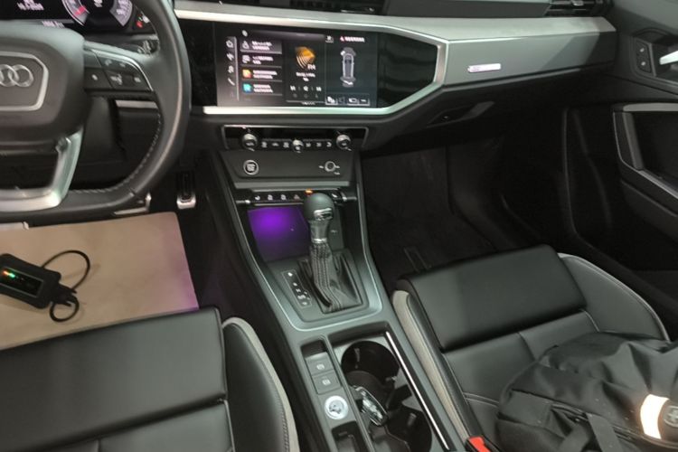 Audi Q3 2024 car image #14