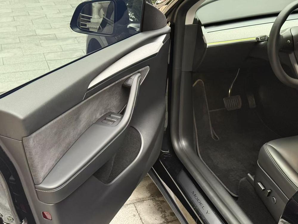 Tesla Model Y 2023 #20 Tesla Model Y 2023 car image #20