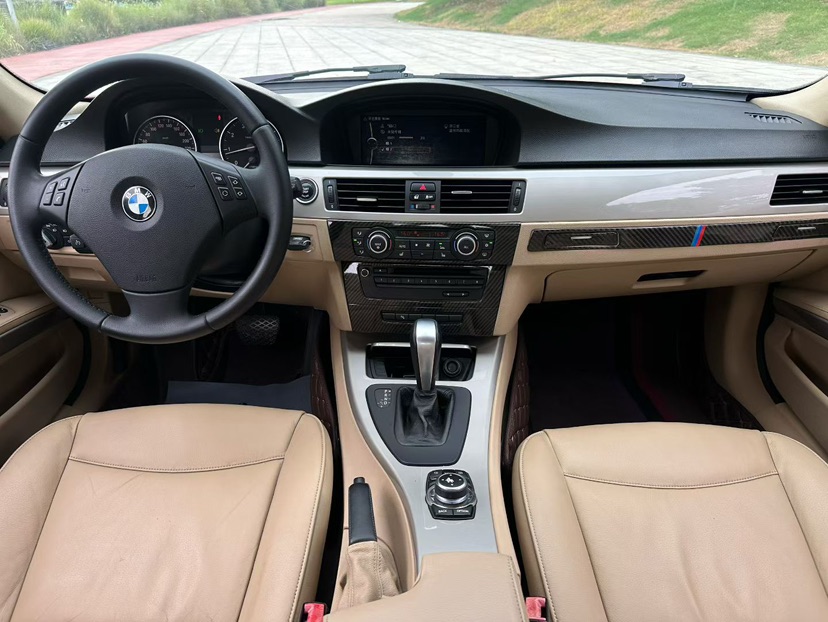 BMW 3 Series 2011 car image #7