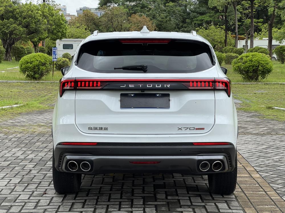 Jetour X70 PLUS 2023 car image #6