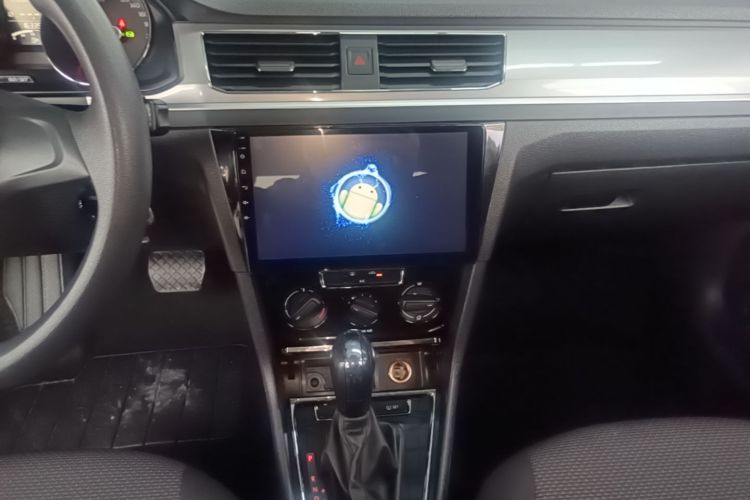 Volkswagen Bora 2023 immagine di auto #17