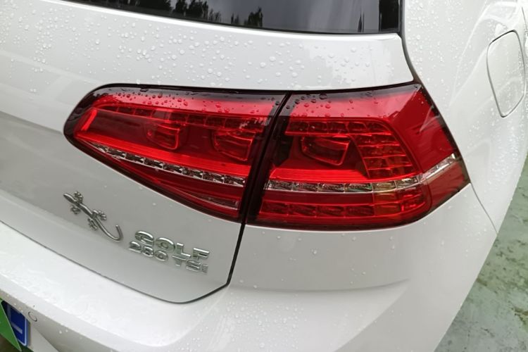 Volkswagen Golf 2016 car image #8