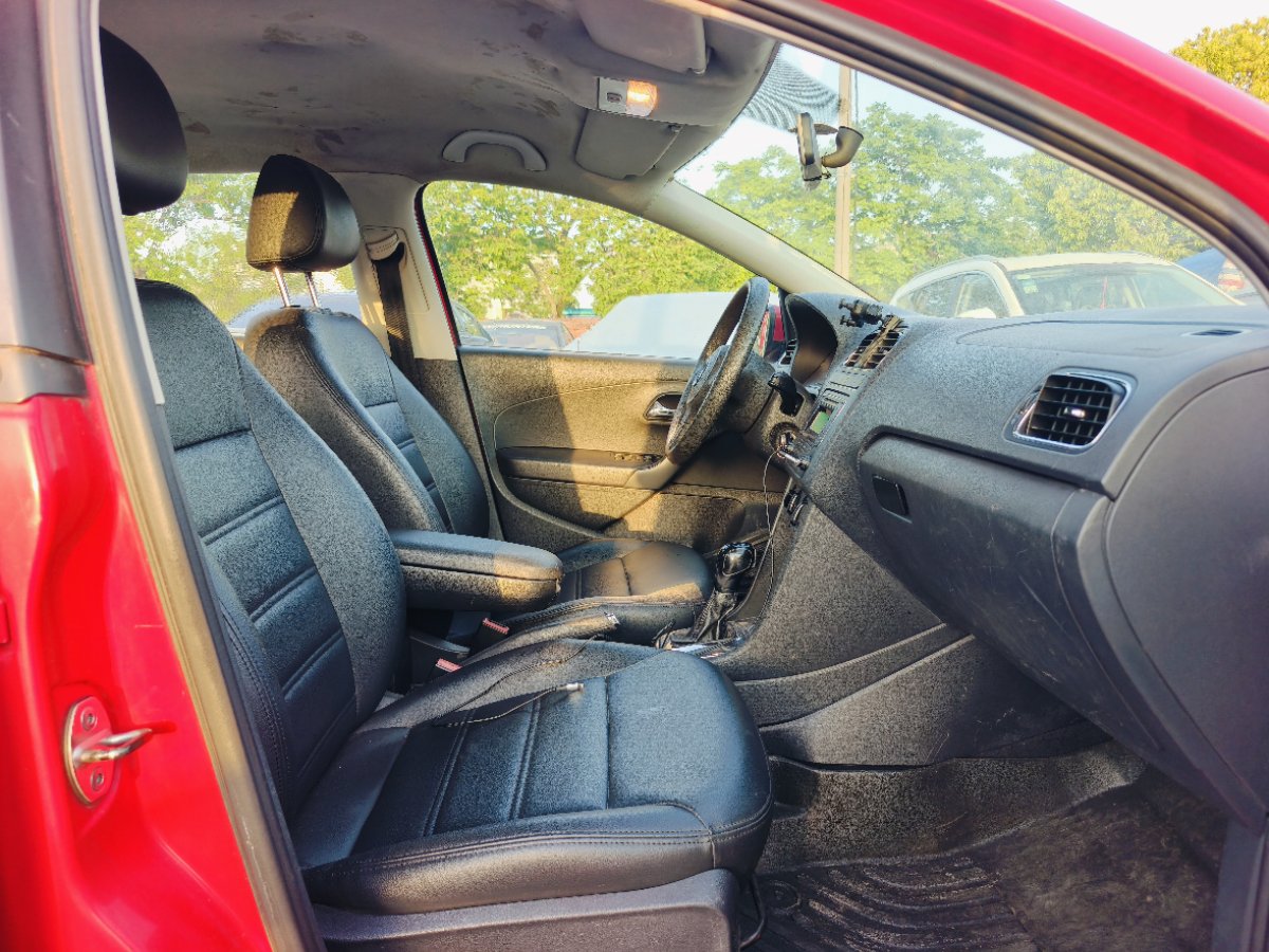 Volkswagen Polo 2014 car image #4