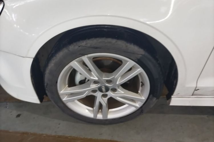 Audi A3 2019 car image #9
