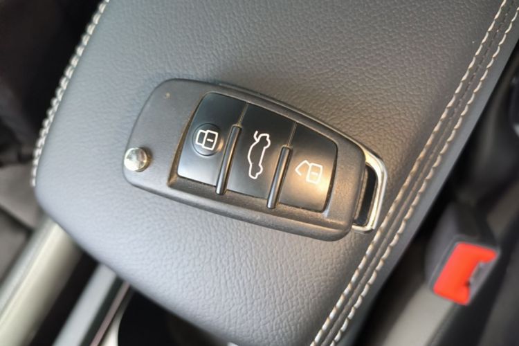 Audi Q3 2019 #9 Audi Q3 2019 car image #9