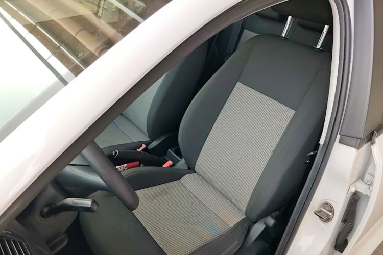 Volkswagen Polo 2017 car image #15
