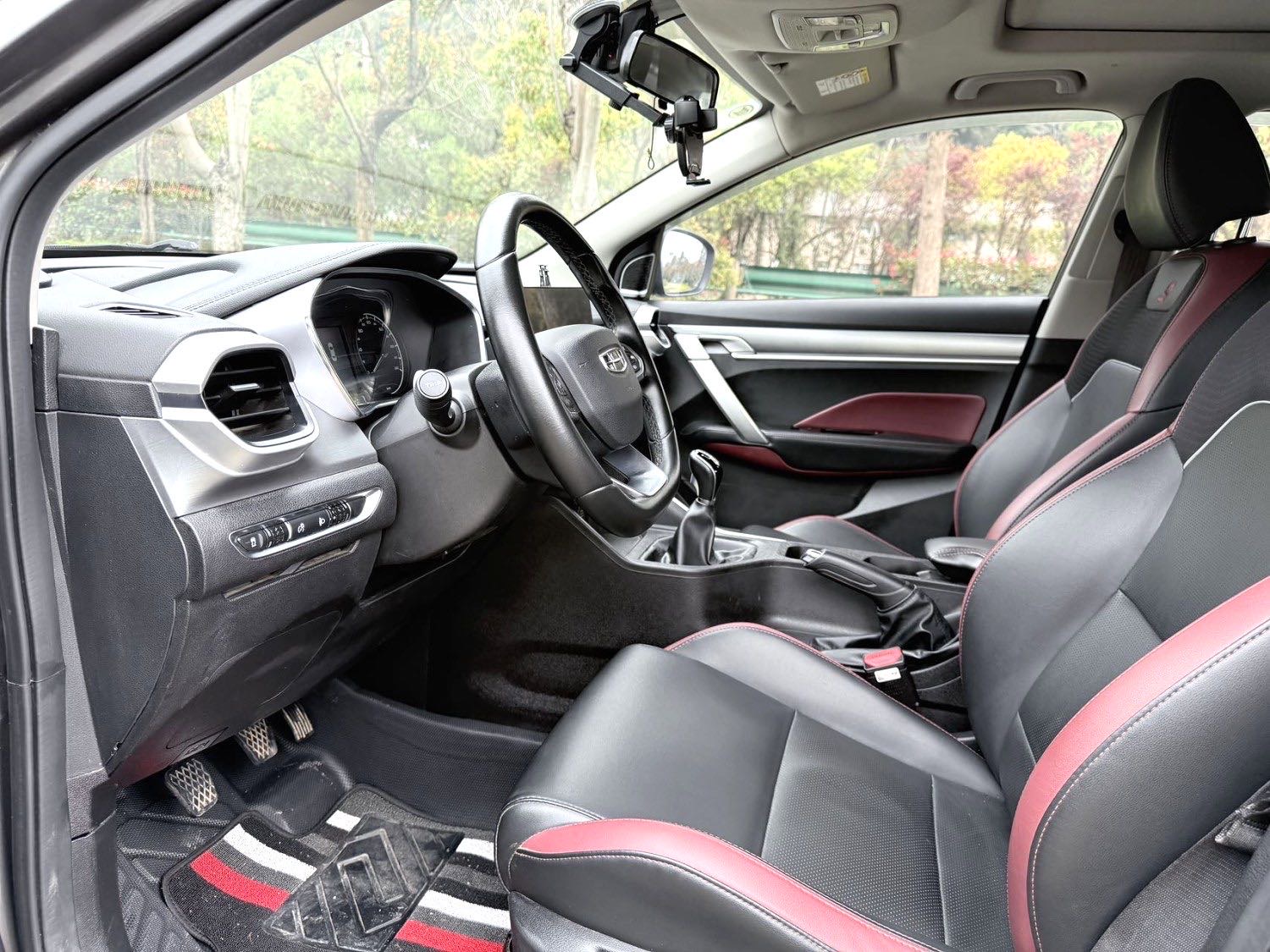 GEELY Coolray 2021 car image #3