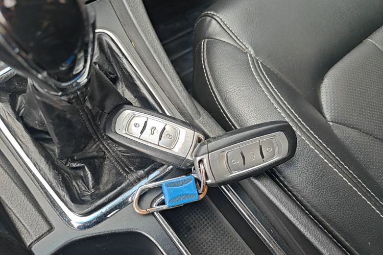 GEELY Emgrand 2016 car image #9