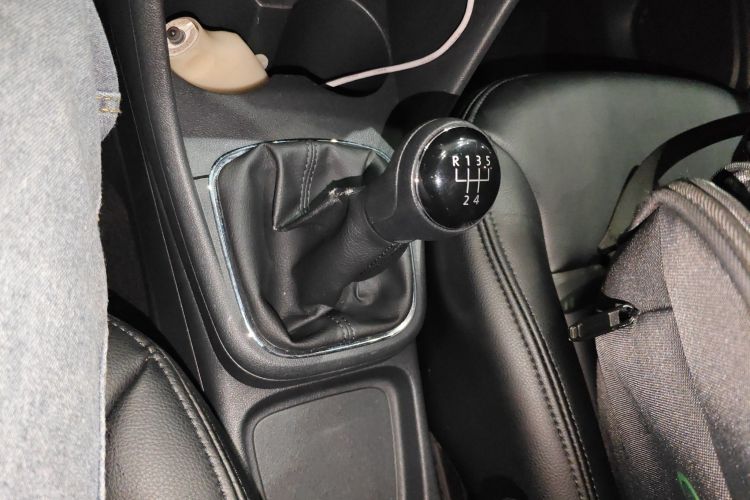 Volkswagen Polo 2015 imagem de carro #14