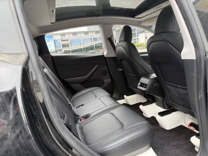 Tesla Model Y 2023 #17 Tesla Model Y 2023 car image #17
