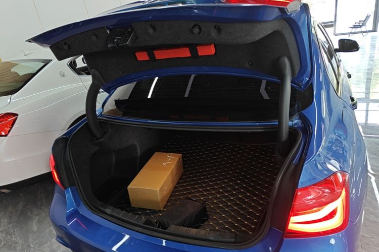 BMW 3 Series 2018 #19 BMW 3 Series 2018 car image #19