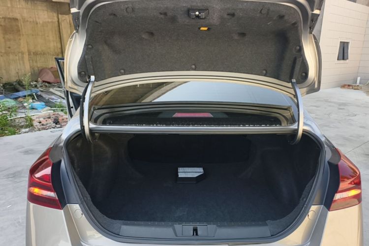 GEELY Emgrand 2021 car image #21