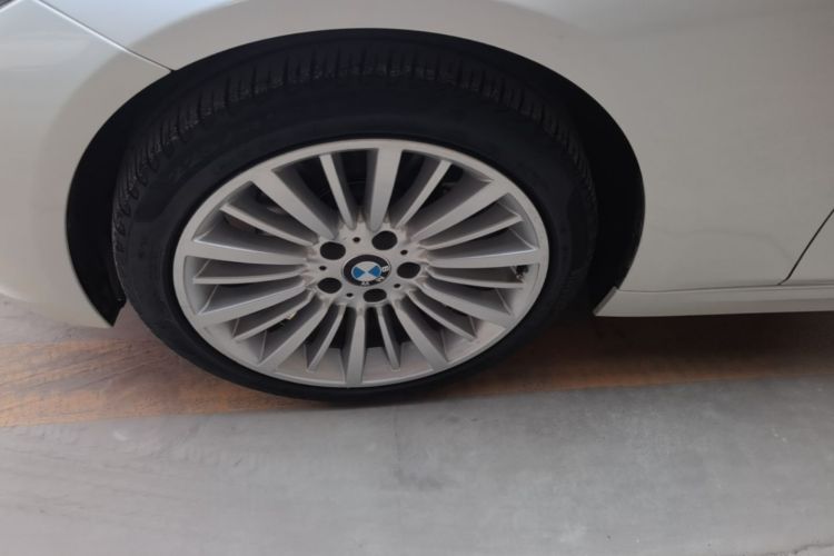 BMW 3 Series 2018 #9 BMW 3 Series 2018 car image #9