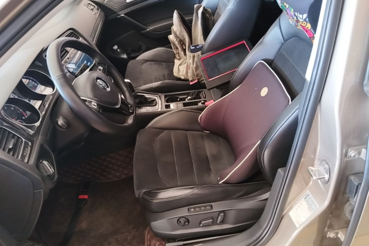 Volkswagen Golf 2018 car image #15