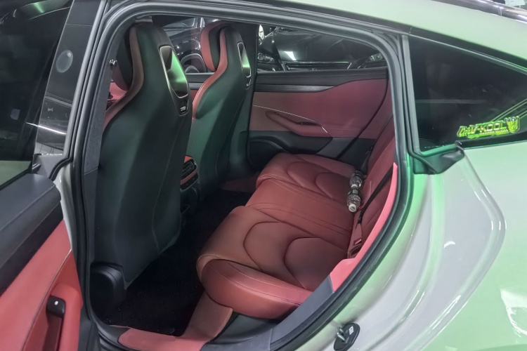 MI SU7 2025 car image #17