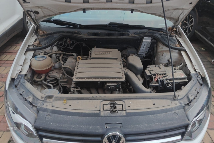 Volkswagen Polo 2015 car image #22