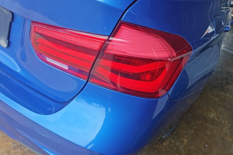 BMW 3 Series 2019 car image #8
