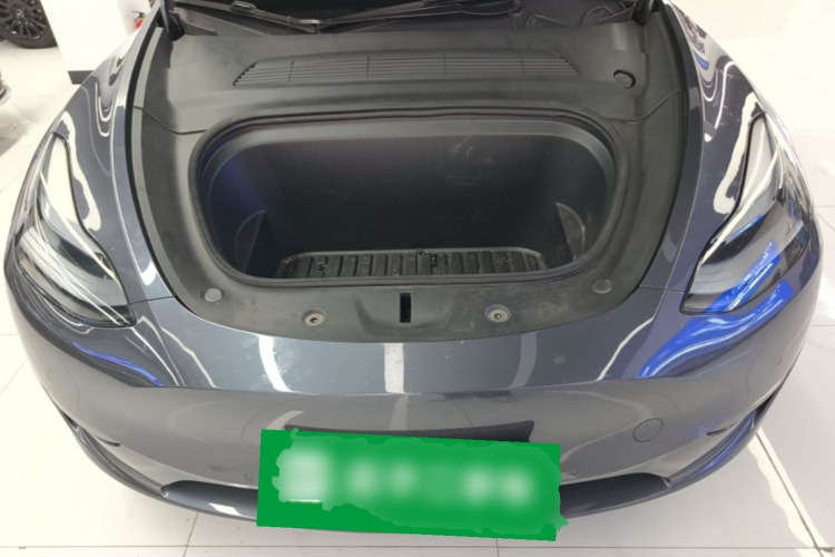 Tesla Model Y 2023 car image #20