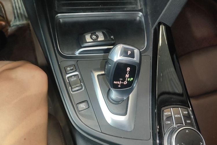 BMW 3 Series 2019 #14 BMW 3 Series 2019 imagen de coche #14