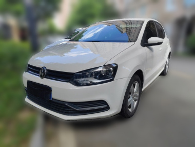 Volkswagen Polo 2015 Volkswagen Polo 2015 car image
