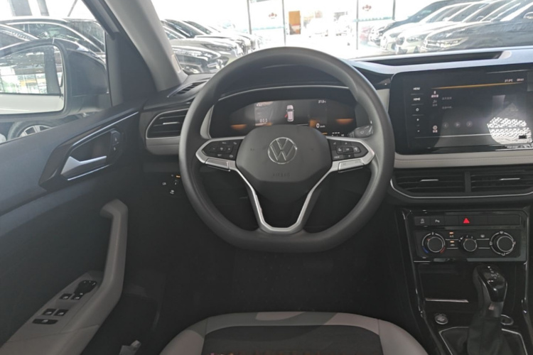 Volkswagen Tharu 2025 imagem de carro #11