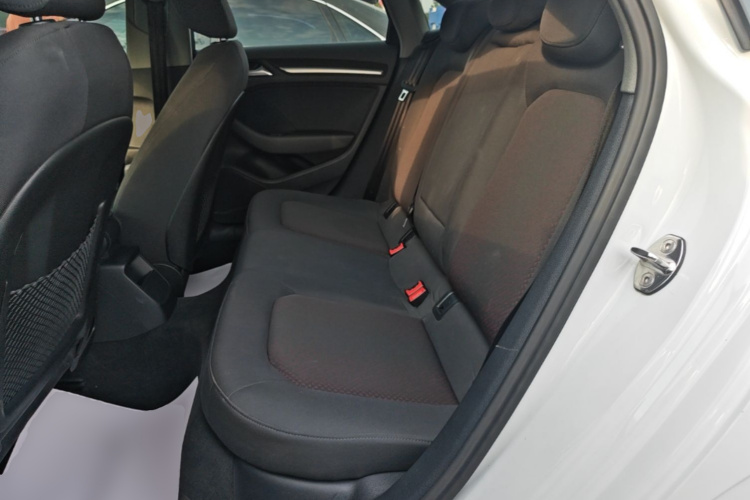 Audi A3 2018 immagine di auto #17