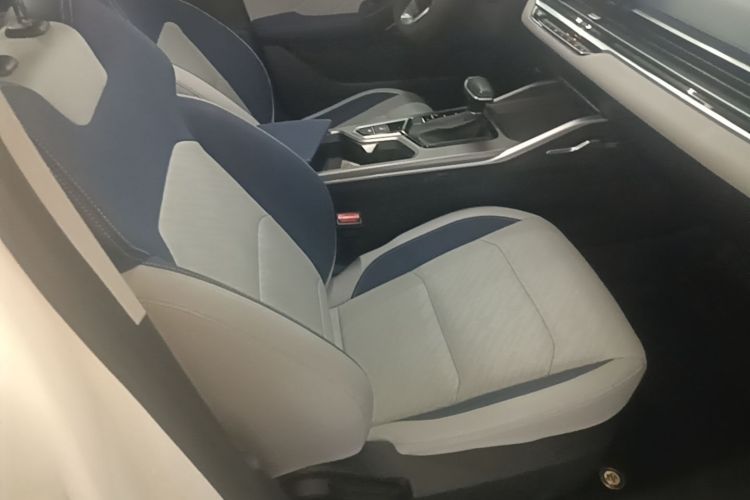 GEELY Emgrand 2022 car image #24