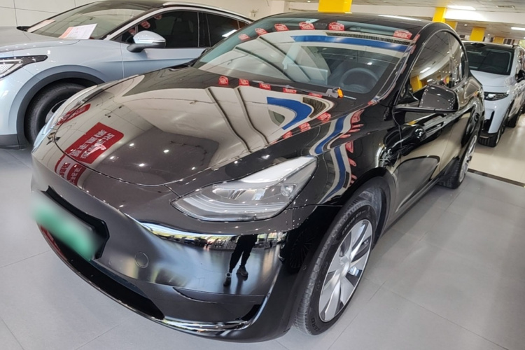 Tesla Model Y 2023 #2 Tesla Model Y 2023 car image #2