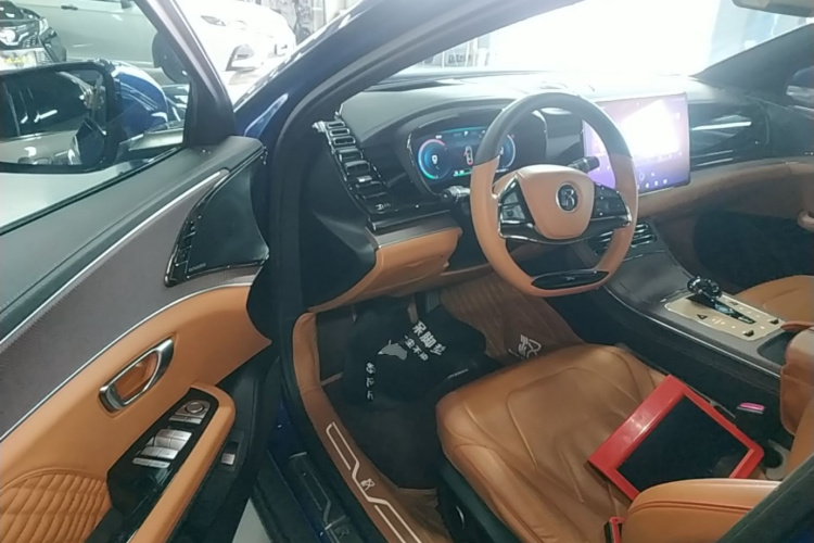 BYD Han 2022 car image #16
