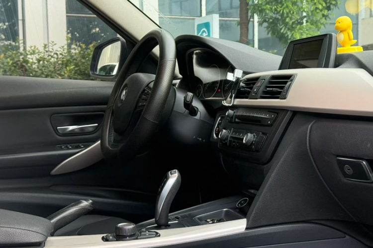 BMW 3 Series 2014 car image #15