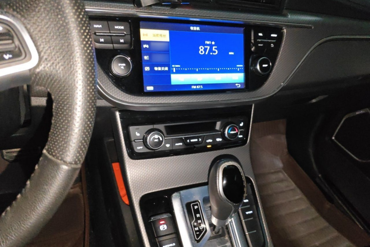GEELY Emgrand GS 2017 car image #17