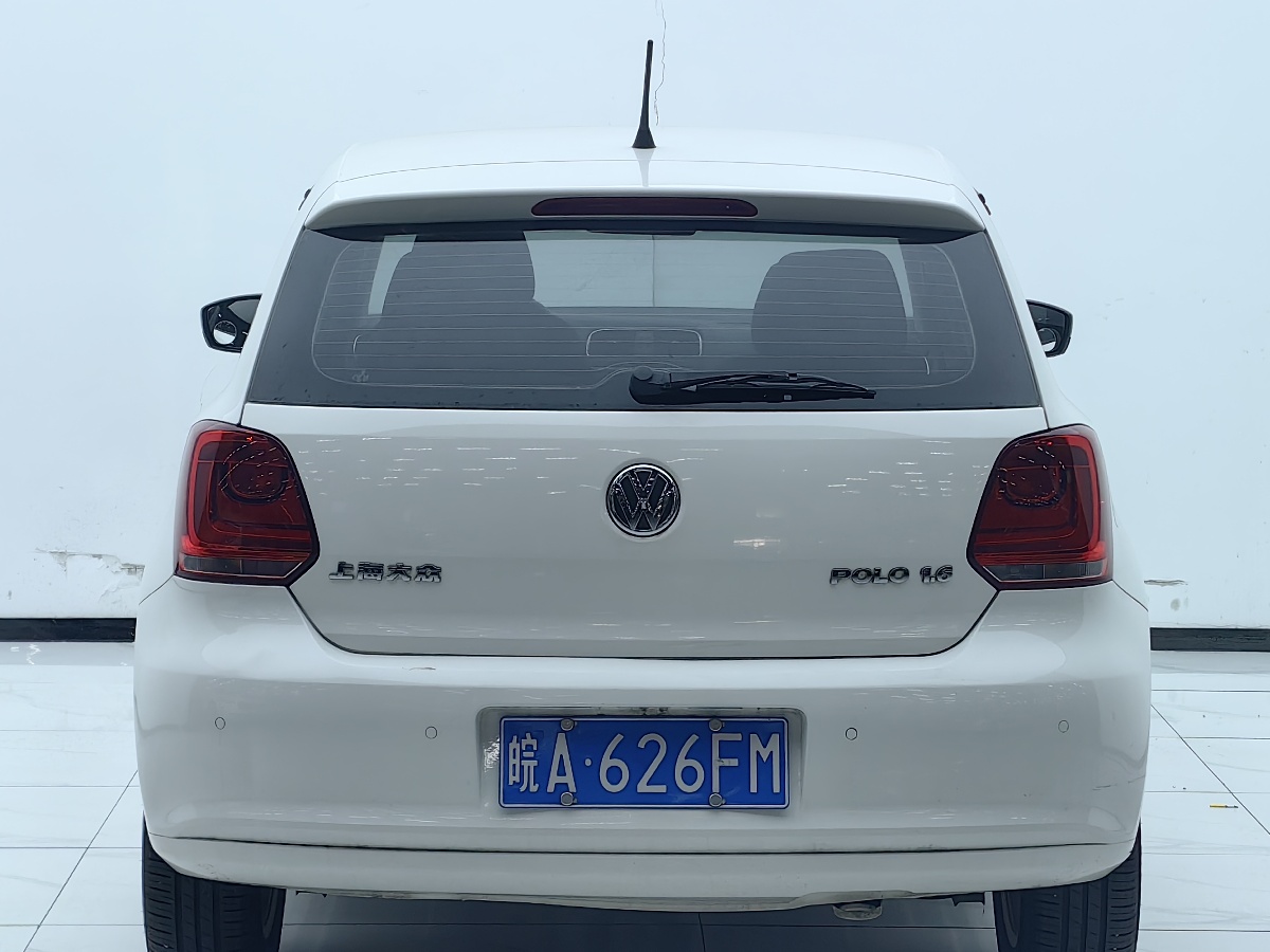 Volkswagen Polo 2014 car image #8