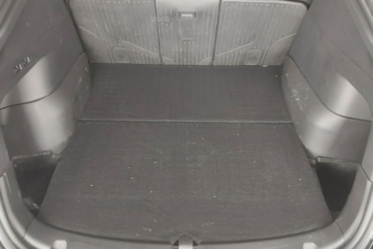 Tesla Model Y 2023 #19 Tesla Model Y 2023 car image #19