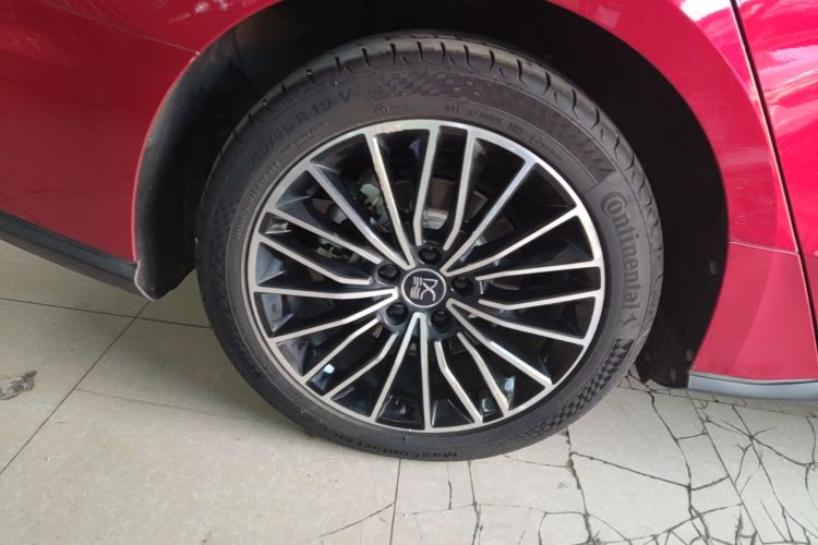 BYD Han 2022 immagine di auto #10