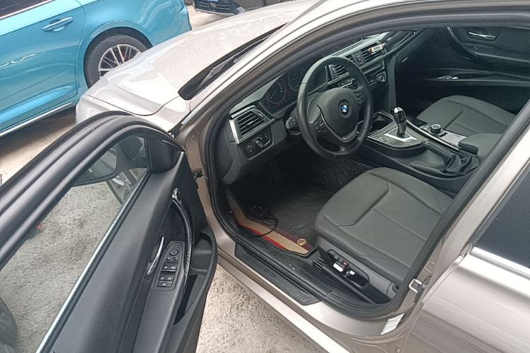 BMW 3 Series 2017 #16 BMW 3 Series 2017 car image #16