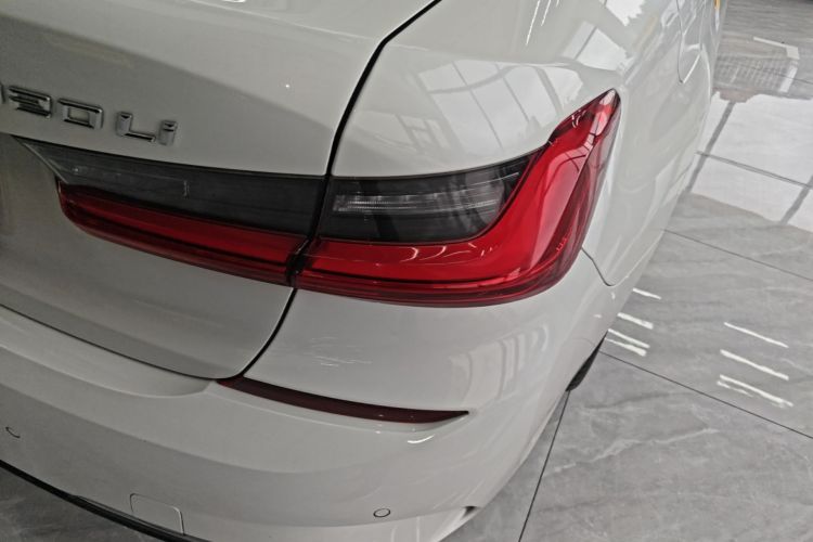 BMW 3 Series 2020 car image #8
