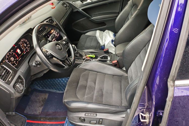 Volkswagen Golf 2020 car image #17