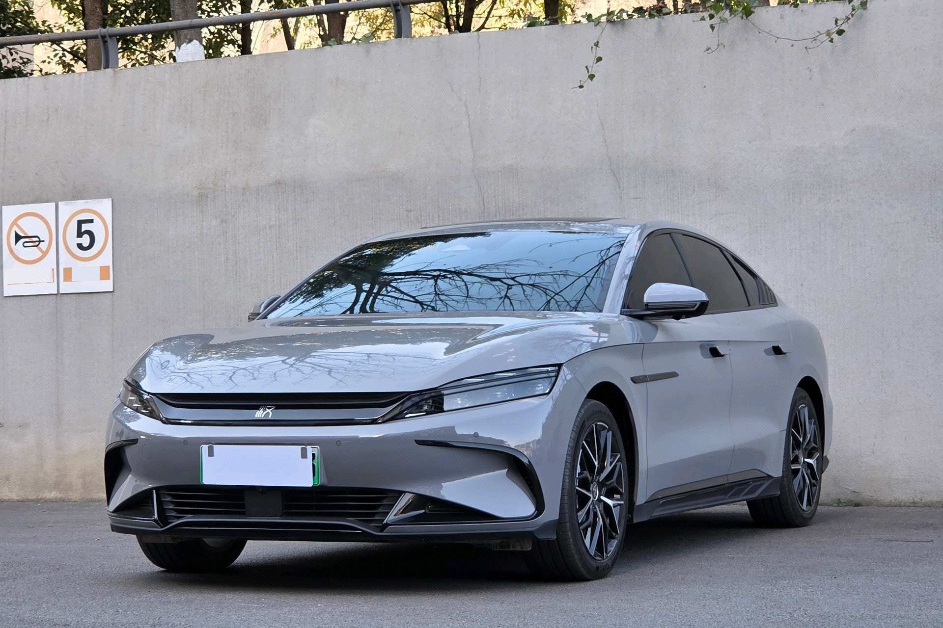 BYD Han 2025 BYD Han 2025 immagine di auto