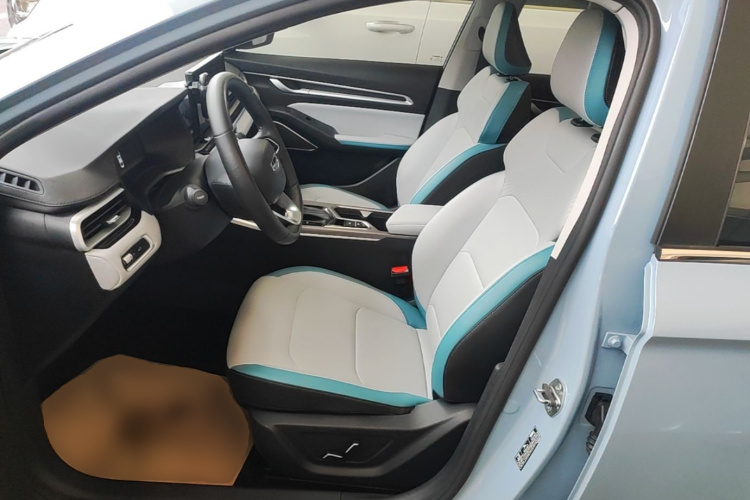 GEELY Emgrand 2023 car image #15